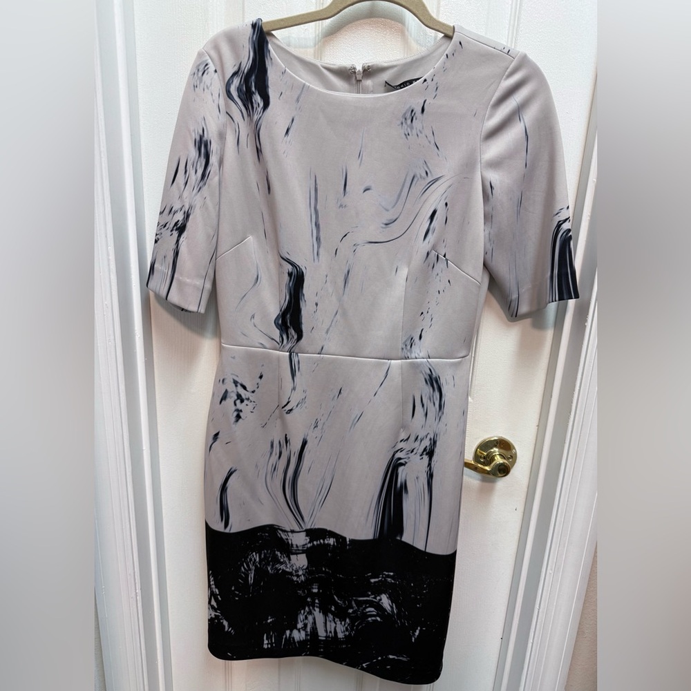 ANTONIO MELANI Navy Blue and Cream Abstract Dress. Slightly worn. Slightly worn.